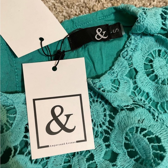 Button Back Top - Picture 3 of 3